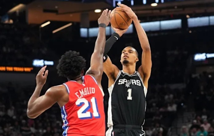 开云体育网页版入口-马刺60胜：文班vs恩比德的今昔